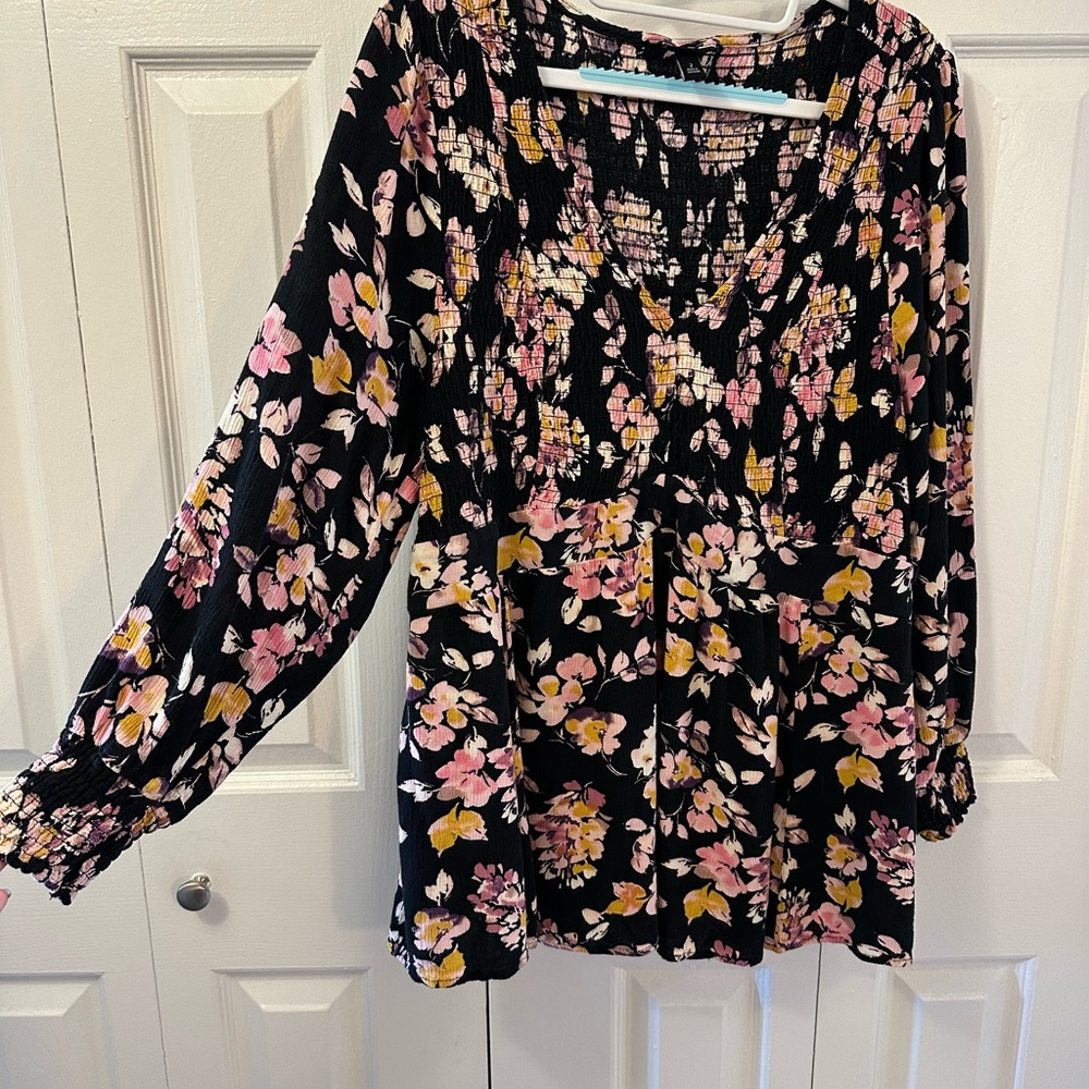 TORRID LONG SLEEVE FLORAL TOP